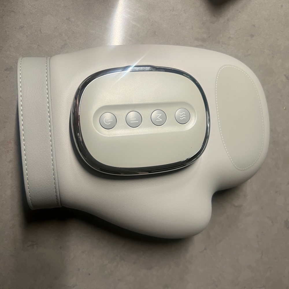 White VR Hand massager